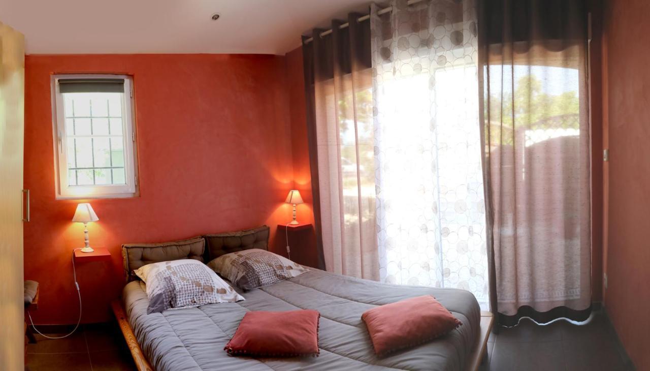 Au Coeur Du Bien-Etre, Gite Avec Piscine Chauffee Et Couverte, Spa, Sauna, Massages Monteaux Exterior foto